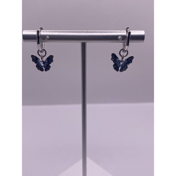 Gorgeous butterfly Dangle sterling silver earrings with a heart blue CZ - Picture 2 of 4
